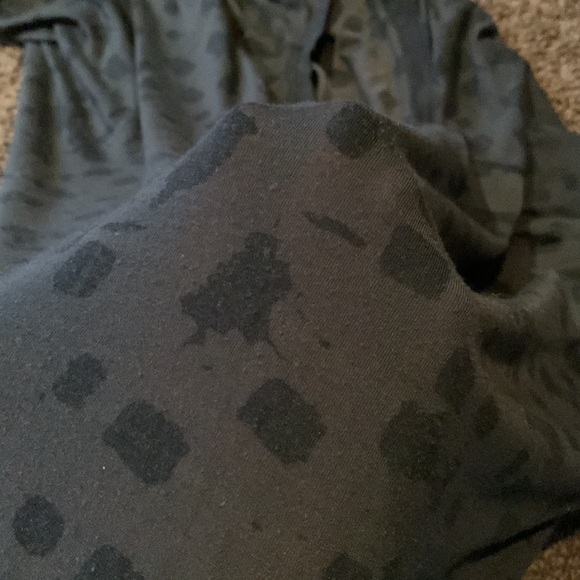 Lululemon mesh speckle shirt - Picture 2 of 2